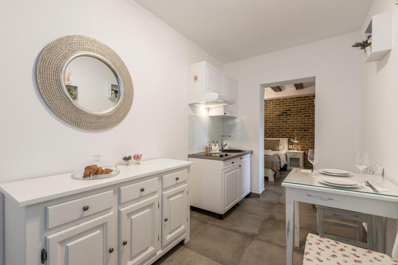 Studio Apartments Insula Сплит Екстериор снимка