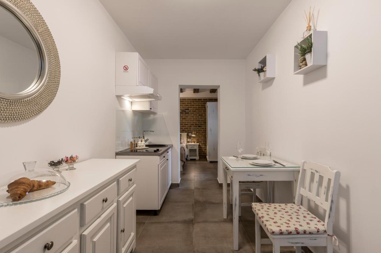 Studio Apartments Insula Сплит Екстериор снимка