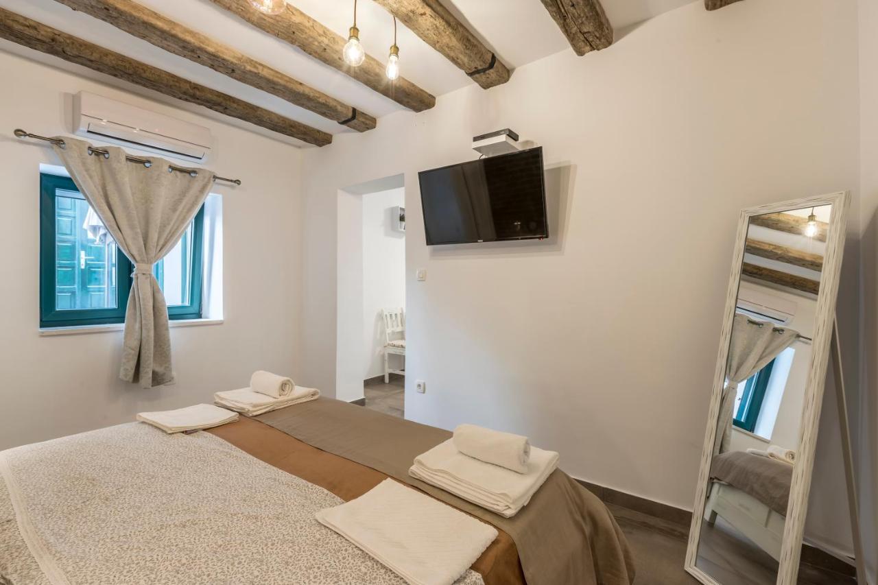 Studio Apartments Insula Сплит Екстериор снимка
